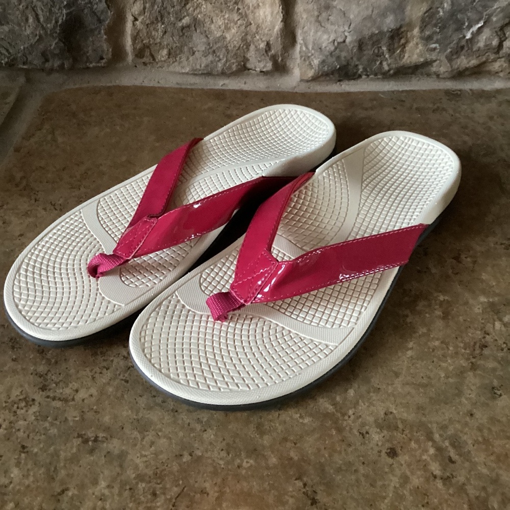 Everhealth‎ Women's Flip Flops Size 10 Dark Pink Sandals Orthotic Arch